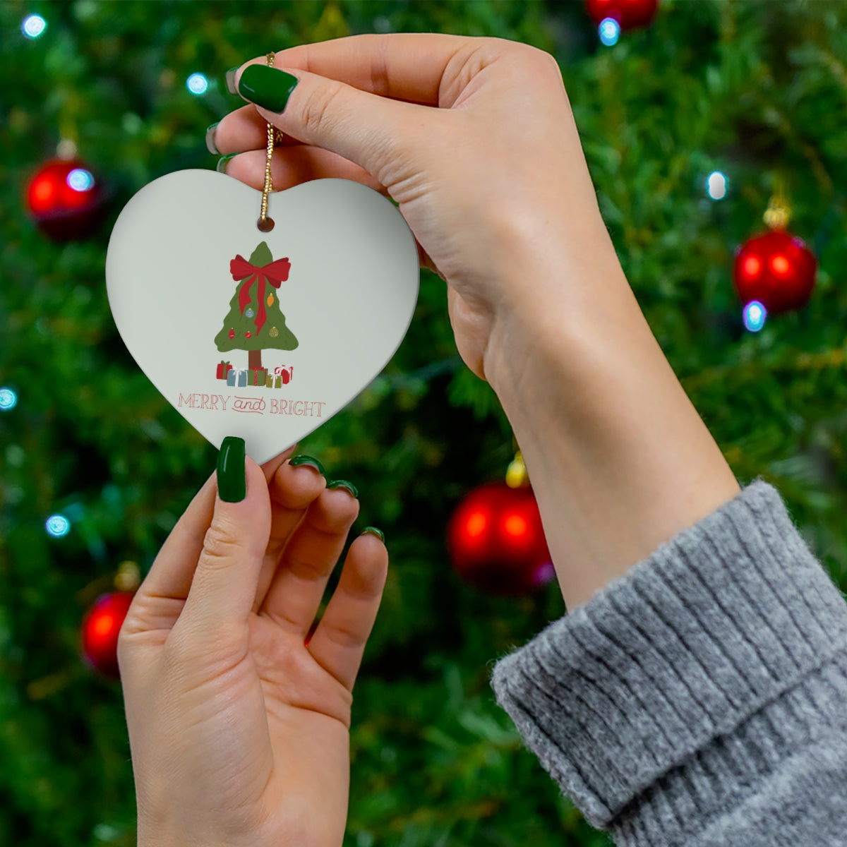 Meraki Paper - Ceramic Holiday Ornament - Merry &amp; Bright - Heart - In Use
