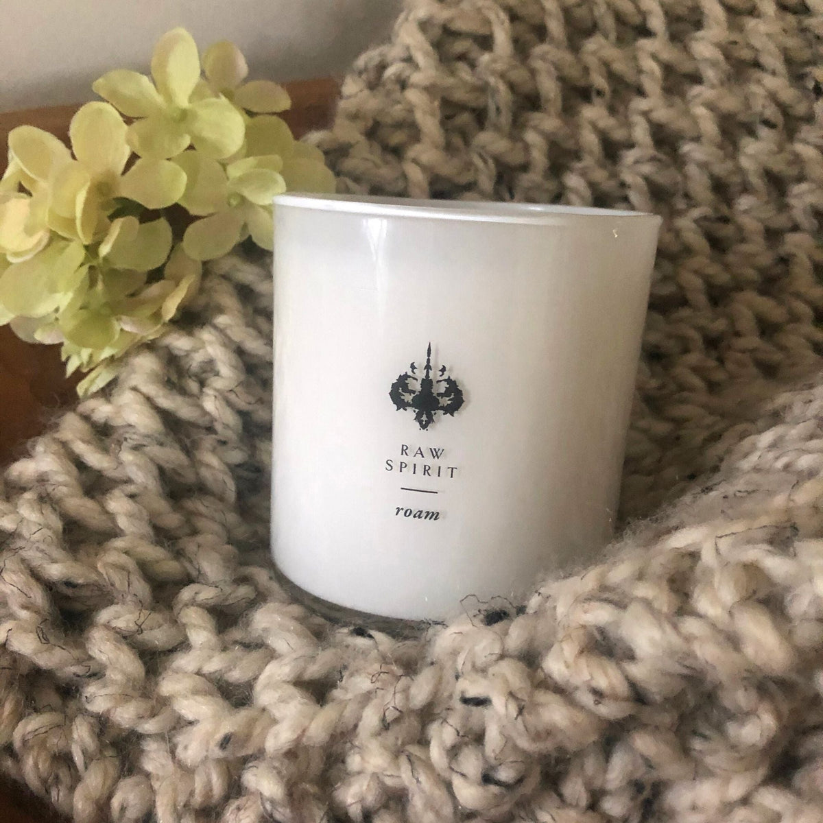 Roam Candle - Coconut Cedar Blossom Scented 9 oz Candle