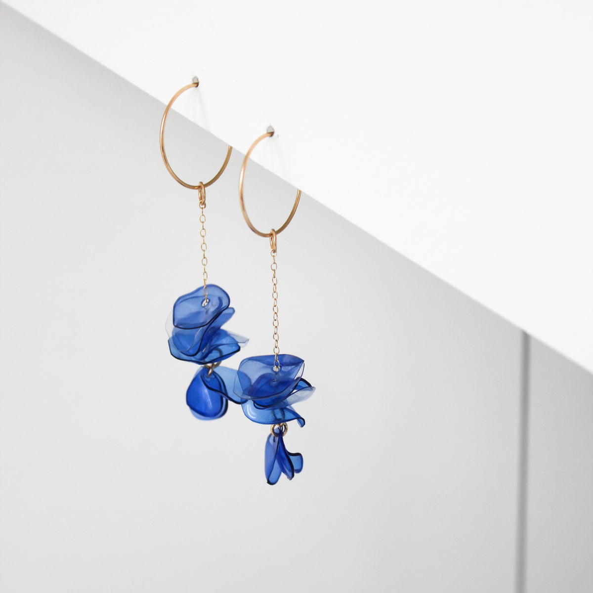 Nina Blue Chain Drops