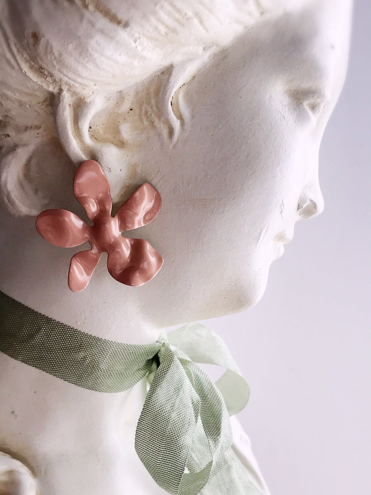 Daisy Earrings - Blush