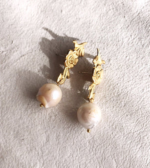 Flora Earrings - Brass / Pearl
