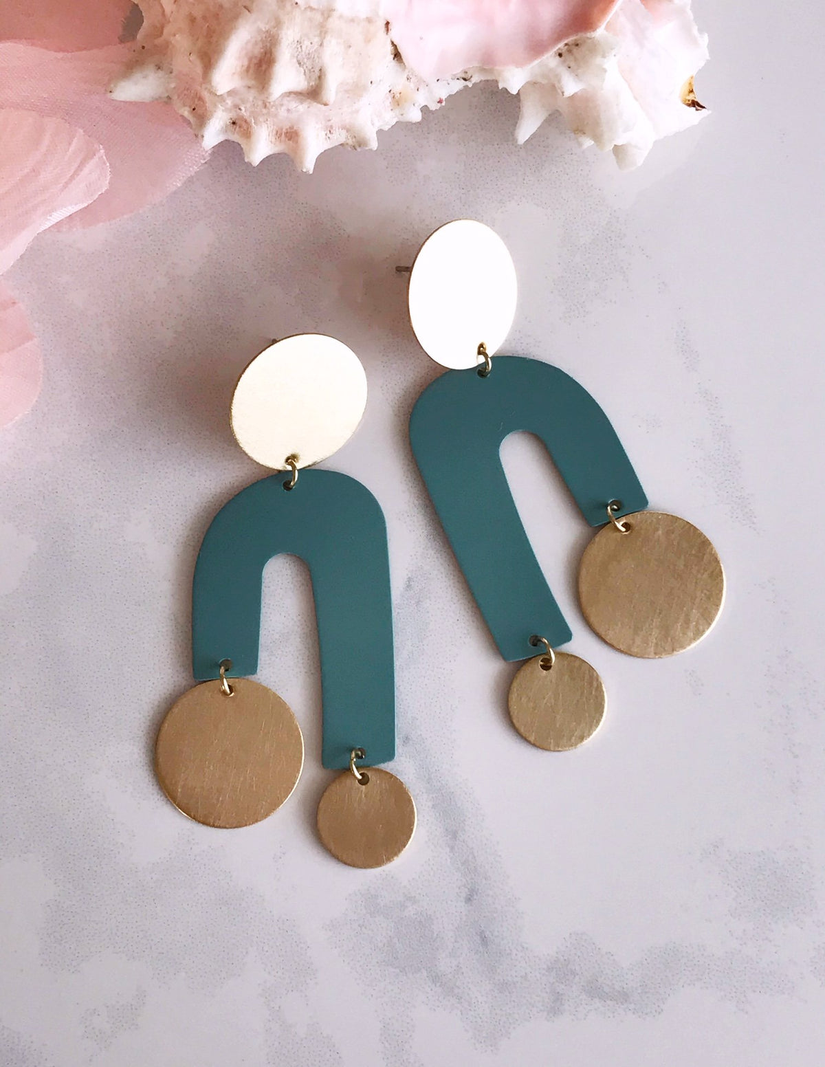 Manhattan Earrings - Sage