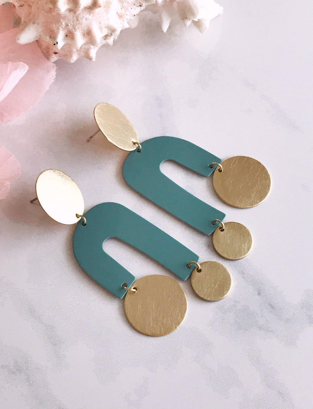 Manhattan Earrings - Sage