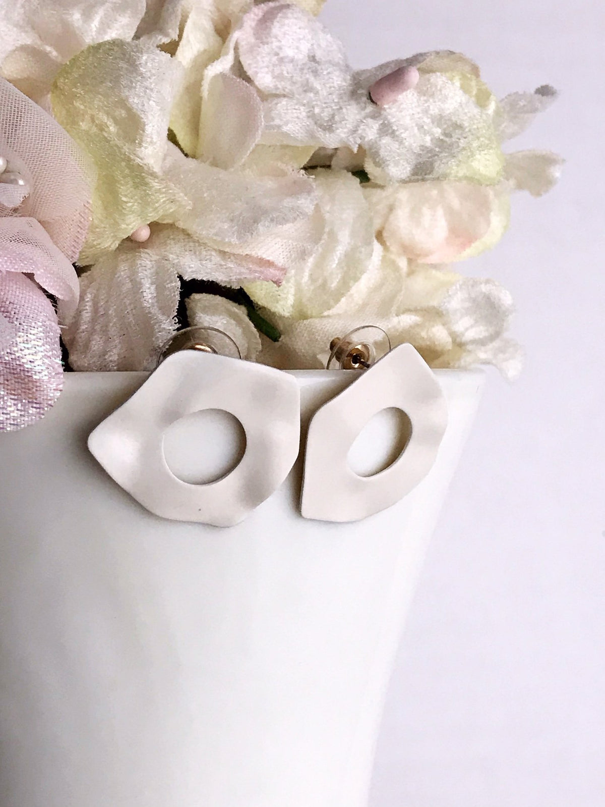 Mirage Earrings - Ivory