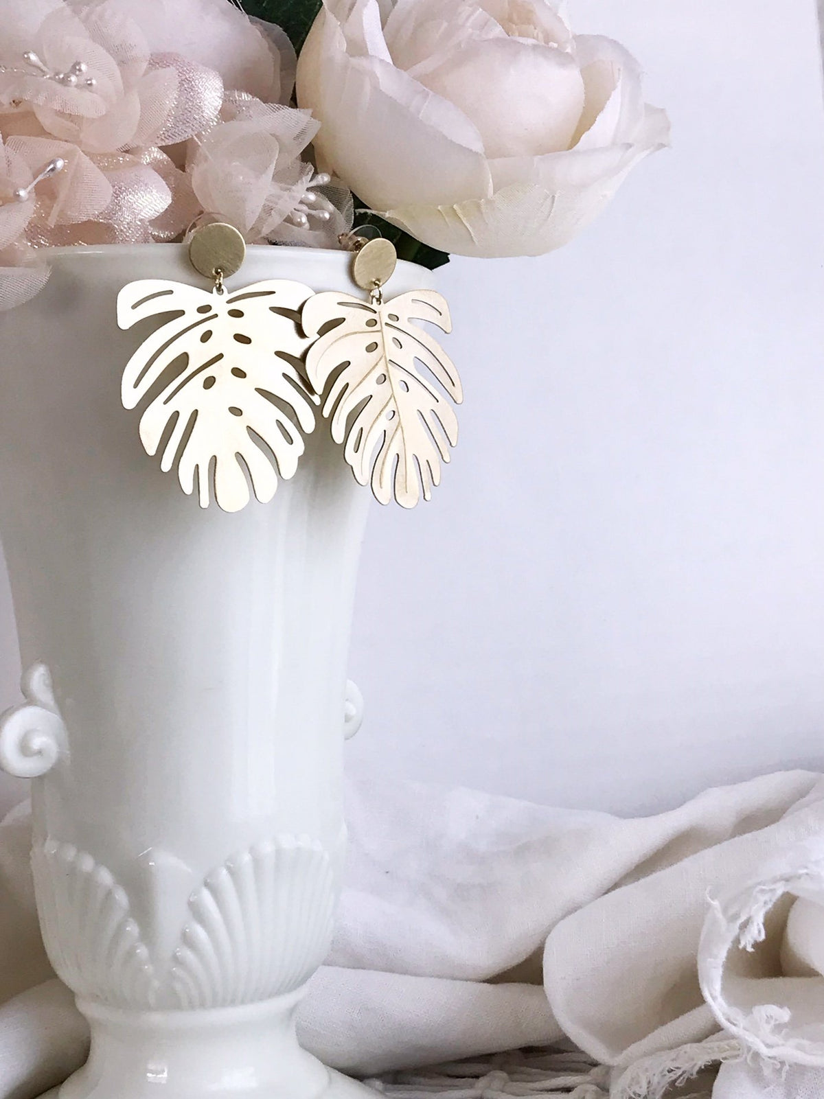 Monstera Earrings - Brushed Brass