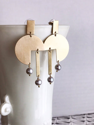 Paloma Earrings - Brushed Brass / Pearl