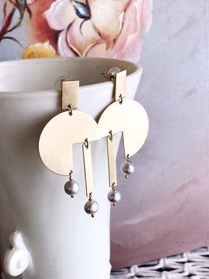Paloma Earrings - Brushed Brass / Pearl