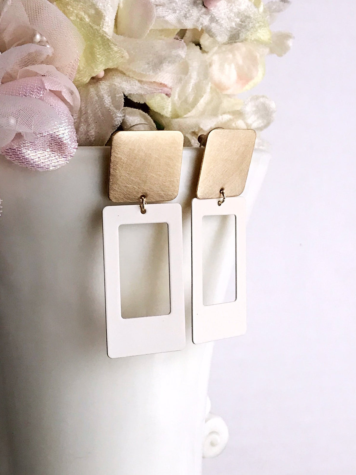Portrait Earrings - Ivory
