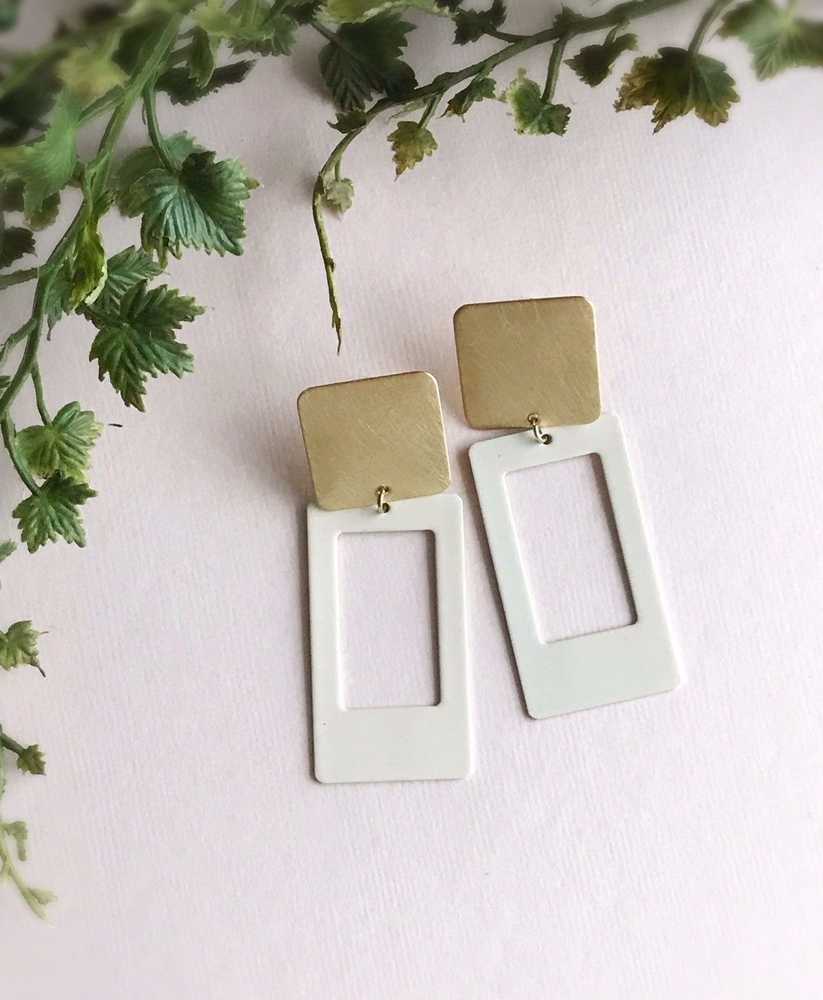 Portrait Earrings - Ivory