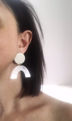 Sydney Earrings - Ivory / Clear